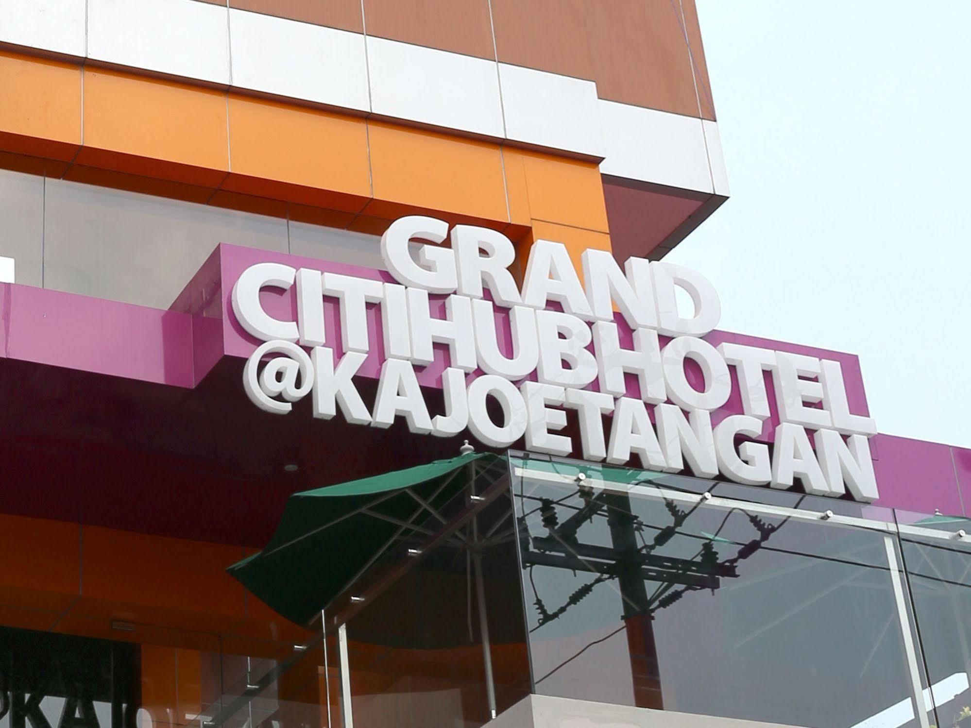 Grand Citihub Hotel @Kajoetangan Malang Esterno foto