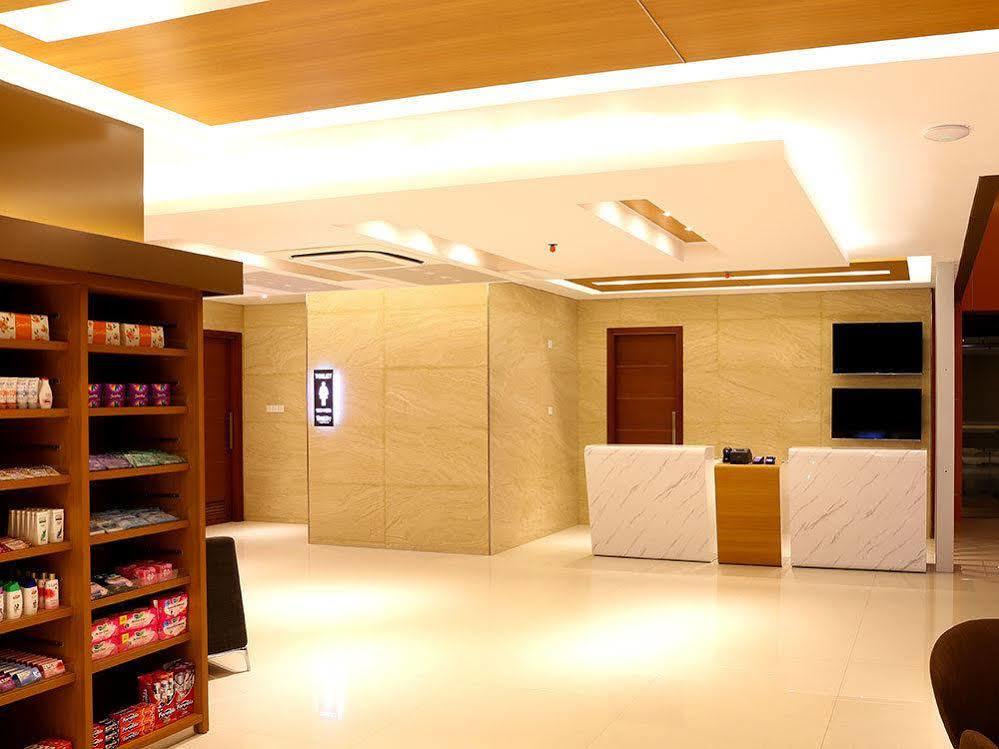 Grand Citihub Hotel @Kajoetangan Malang Esterno foto
