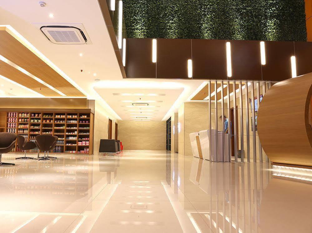 Grand Citihub Hotel @Kajoetangan Malang Esterno foto