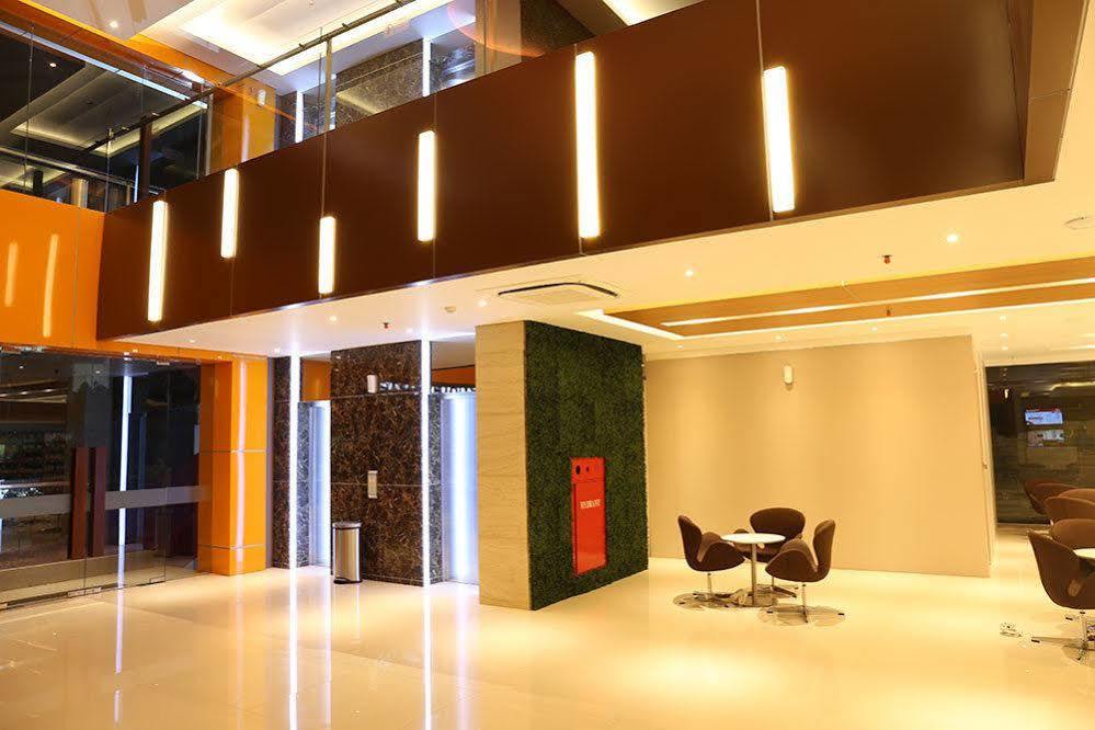 Grand Citihub Hotel @Kajoetangan Malang Esterno foto