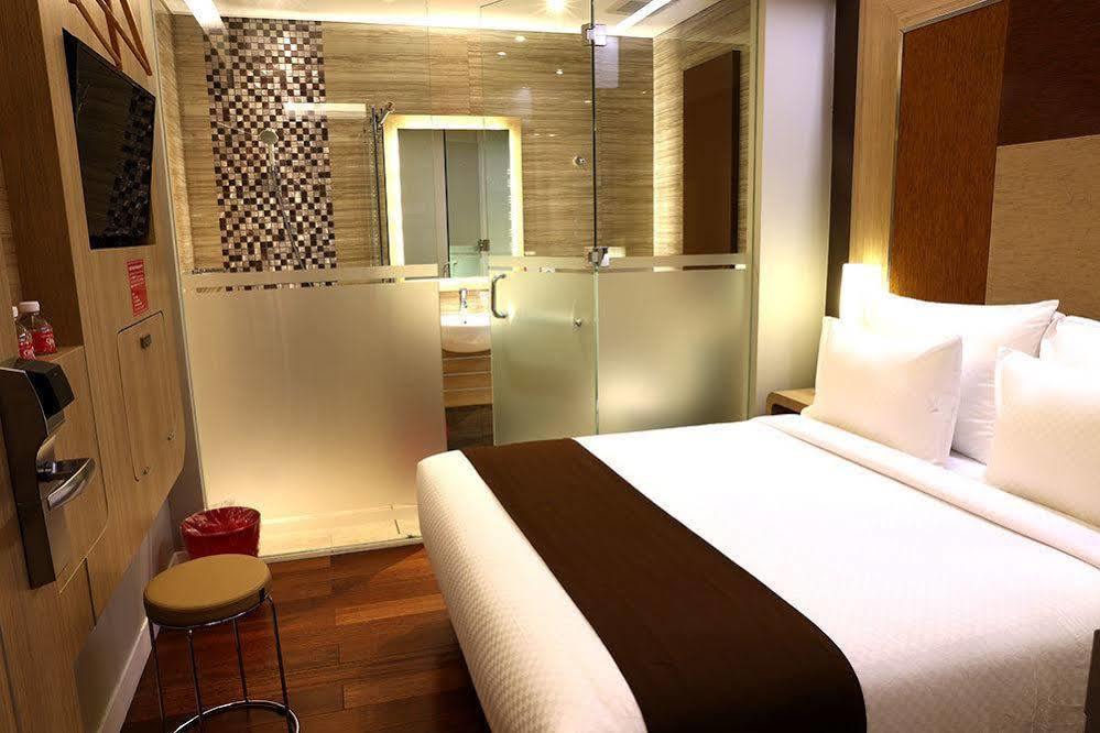 Grand Citihub Hotel @Kajoetangan Malang Esterno foto