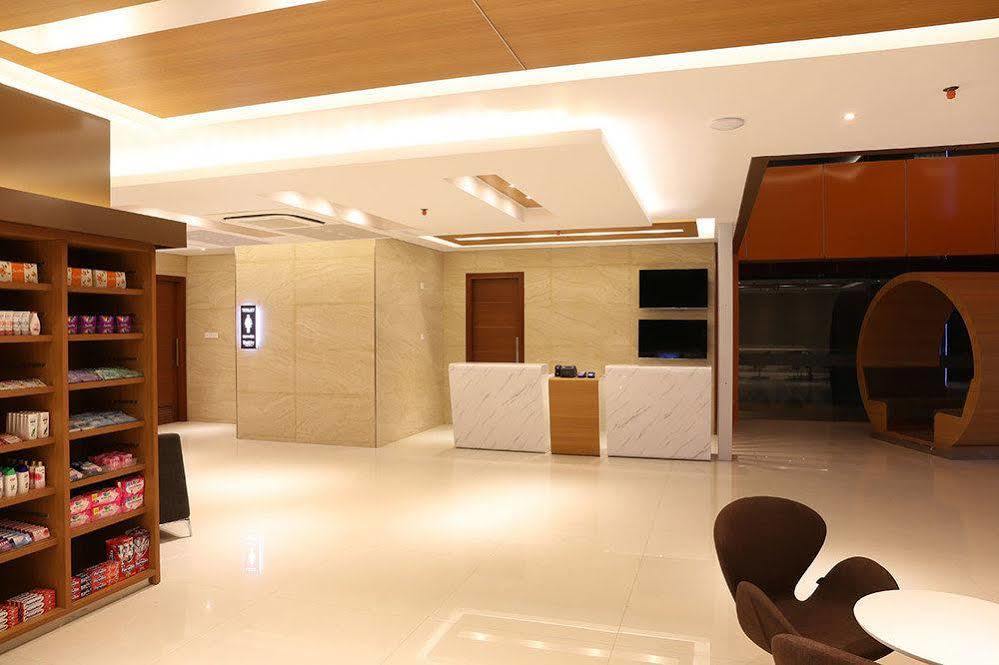 Grand Citihub Hotel @Kajoetangan Malang Esterno foto